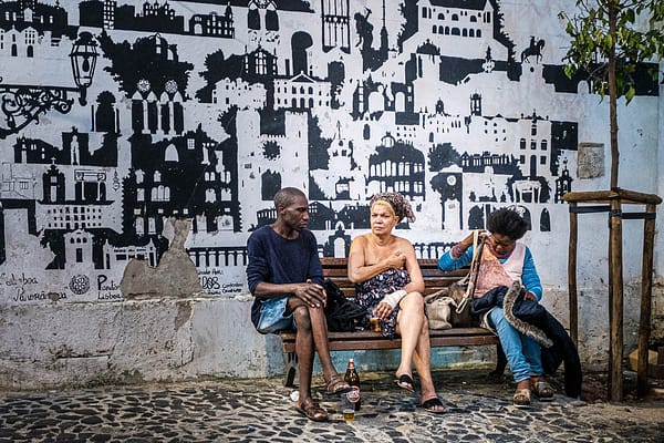 The local gang. Mouraria streets at night.